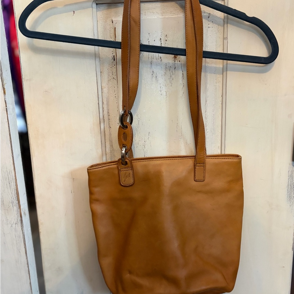 Elegant Tan Stone Mountain Leather Shoulder Bag